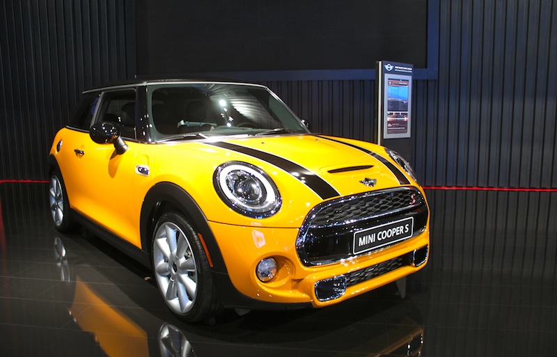 2013-47-01minicoopers