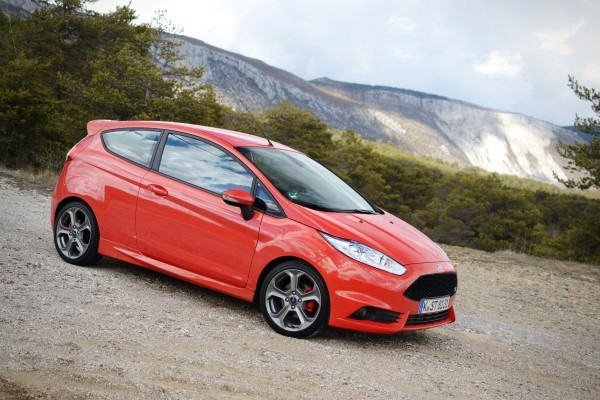 content_ford-fiesta-st-main